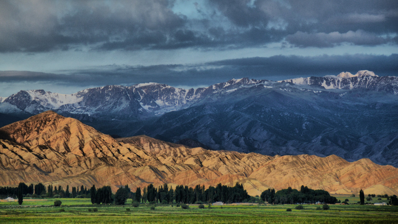 THE NOMADS TRAIL